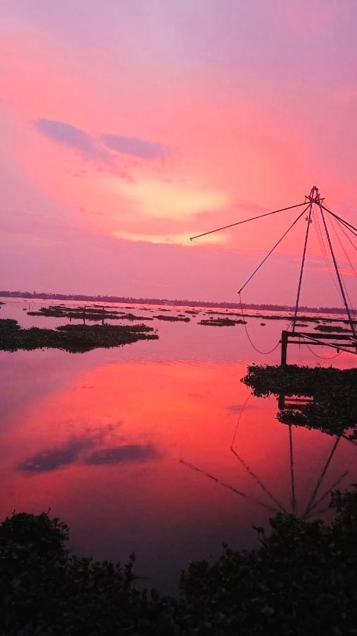 Kallanchery Retreat Kochi Bagian luar foto