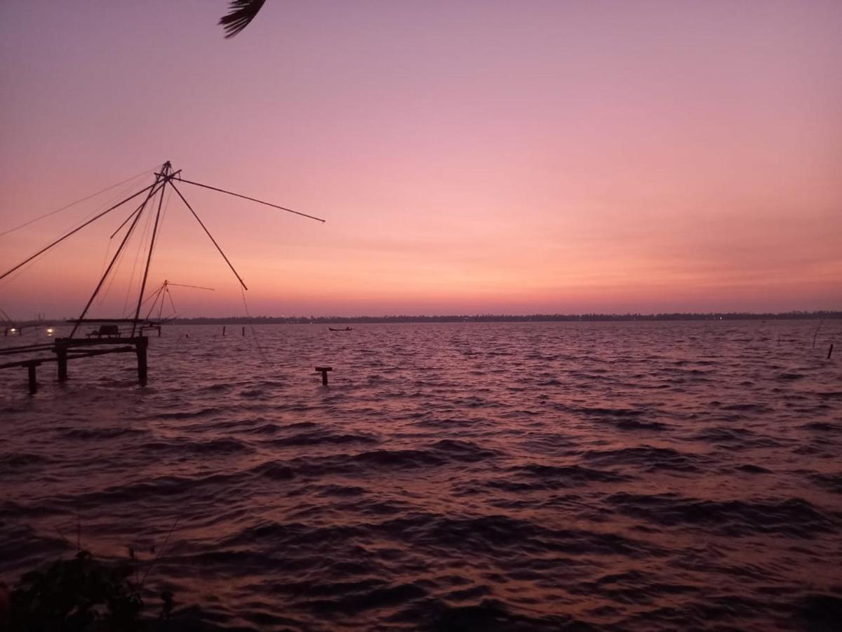 Kallanchery Retreat Kochi Bagian luar foto